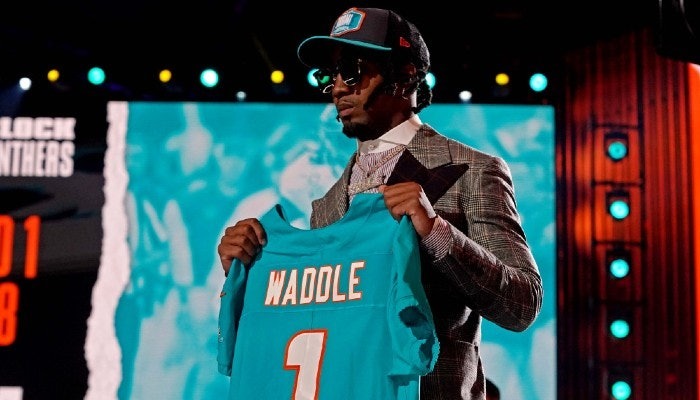 Gambling News 8 Jaylen Waddle Receiving Yards and Touchdowns Props Picks