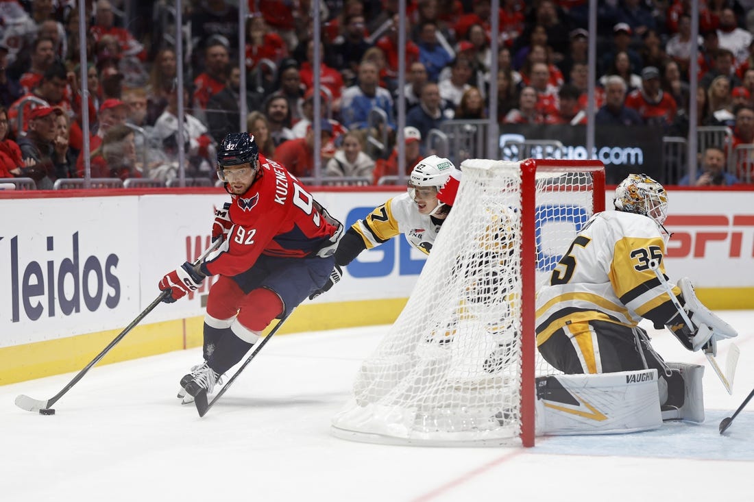 Previews 10 21642277