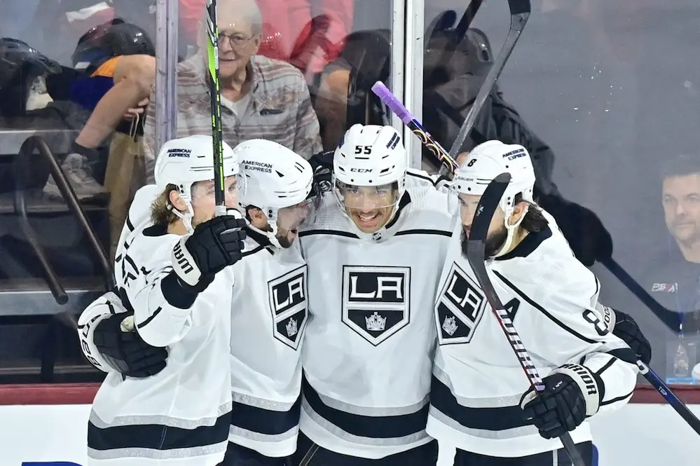 La Kings players celebrating