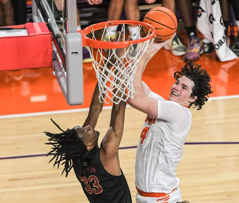 clemson player dunking