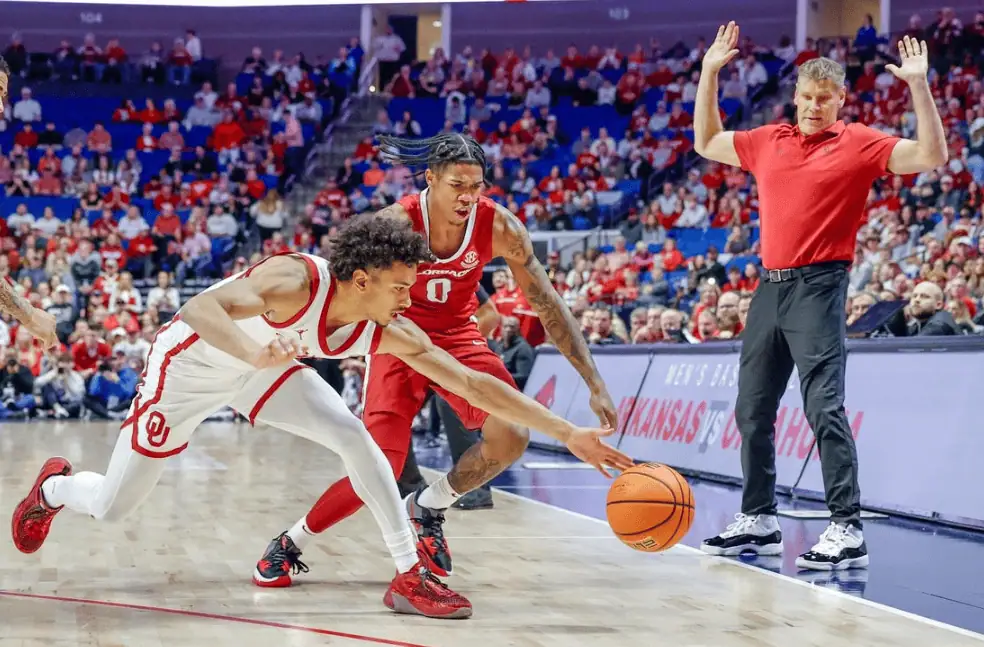 College basketball matchup between the Arkansas Razorbacks and Lipscomb Bison with expert pick and prediction for December 16th 2023.