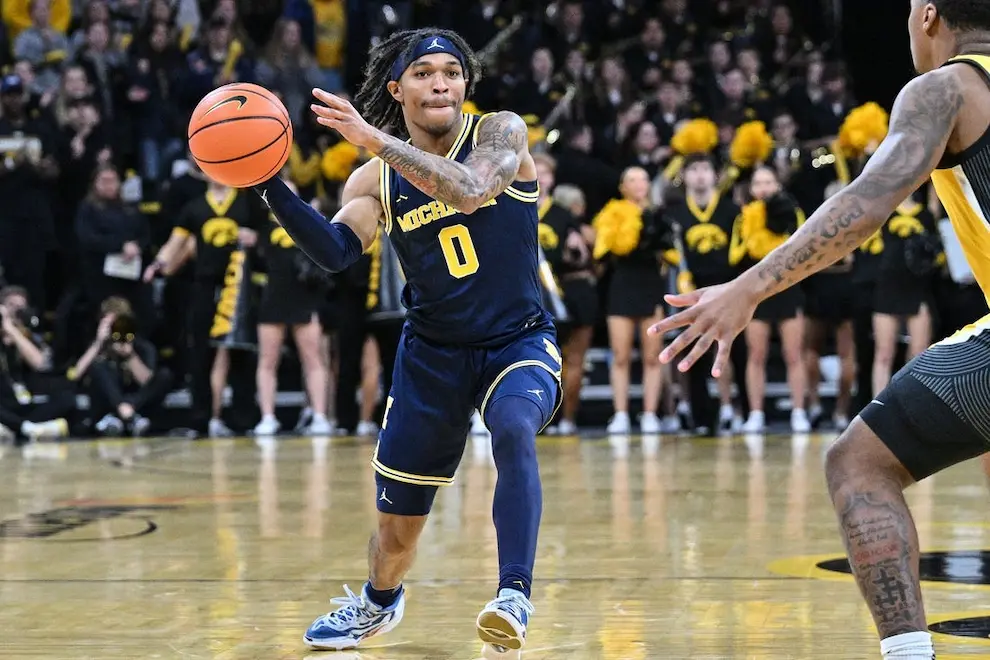 NCAAB 4 Michigan wolverines player passing