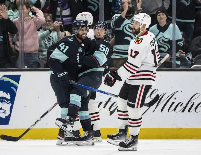 nhl players celebrating