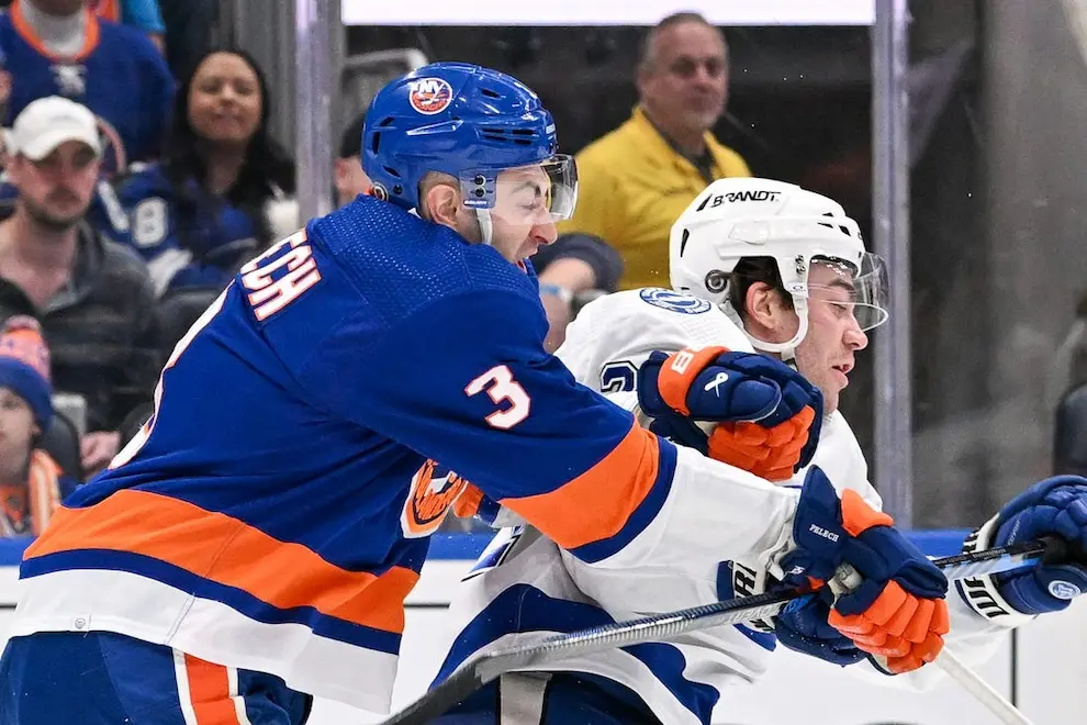 NHL 10 islanders player punching rival