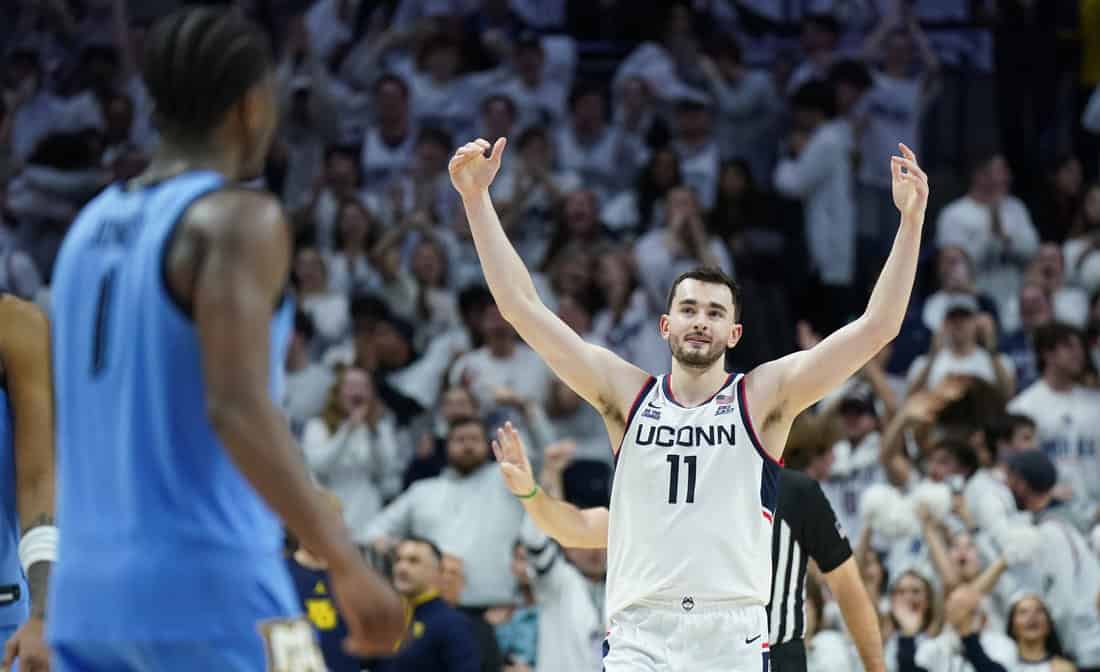 NCAAB 6 Uconn Player celebrating