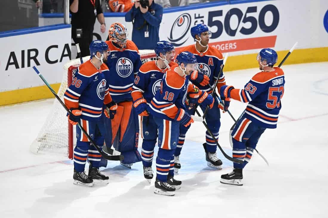 Oilers players Celebrating