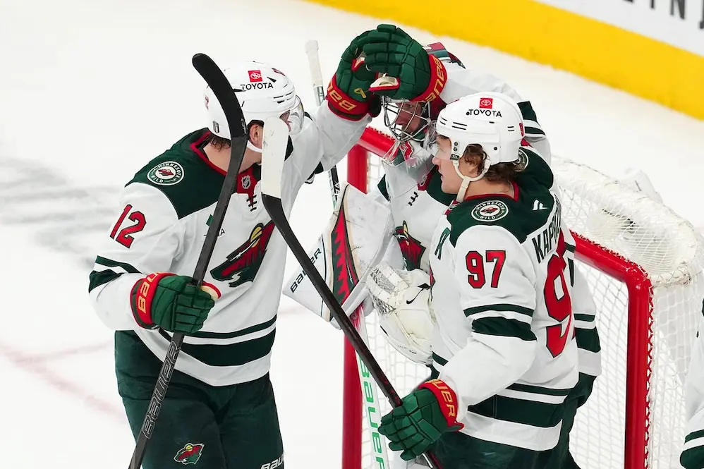 NHL 2 nhl wilds-players-high