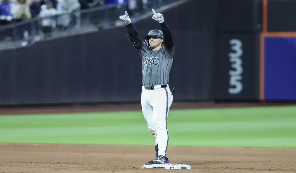 2 New York Mets player celebrates on second base during a game against the Los Angeles Dodgers on May 25, 2025.