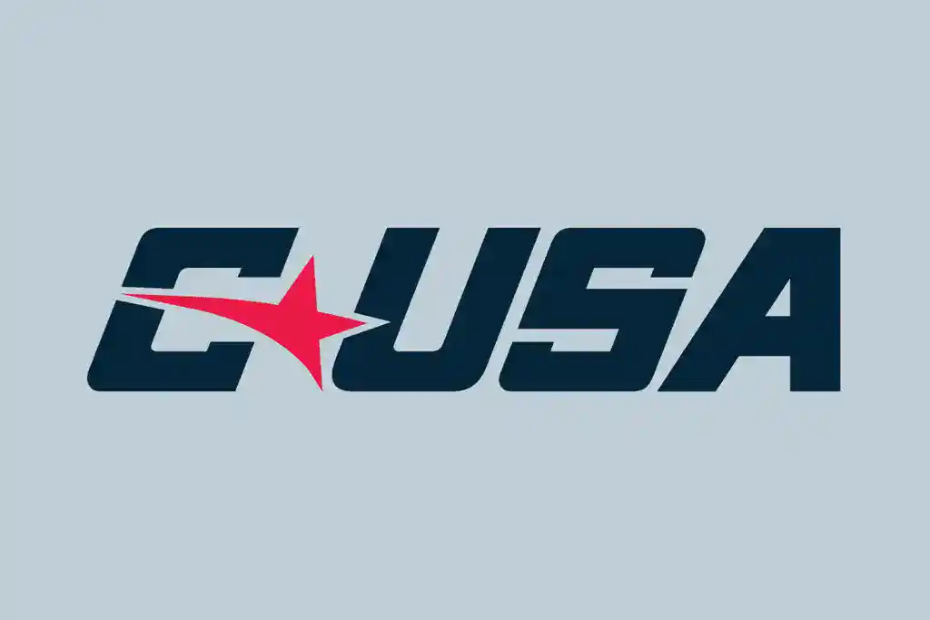 Logo de la Conference USA (C-USA) sobre fondo gris, representando la temporada de fútbol americano universitario 2024.