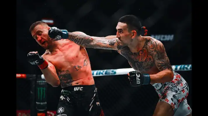 holloway punching gaethje in the ufc cage