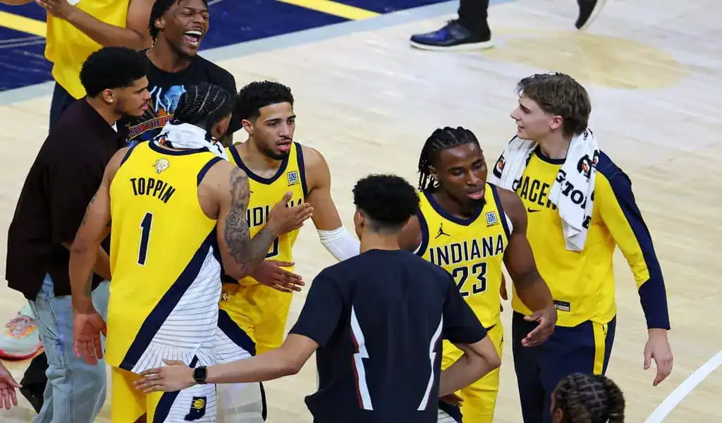 Indiana Pacers players huddle during game against Oklahoma City Thunder, June 13th 2025